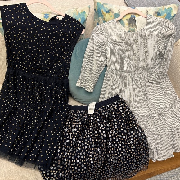 Selling very gently used & new girls clothes. Perfect sparkle for the holidays ✨ - Picture 4 of 9